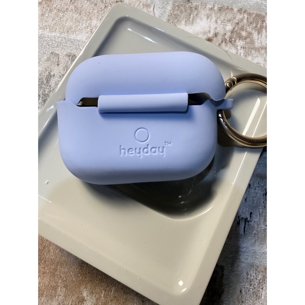 Heyday Apple AirPods Pro Silicone Case Lavender Purple with Gold Carabiner Clip - Picture 3 of 3